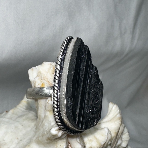 Sale* Raw Tourmaline nostalgia statement Ring - Picture 9 of 12